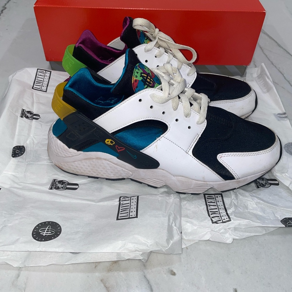Nike Huarache Athletic Sneakers